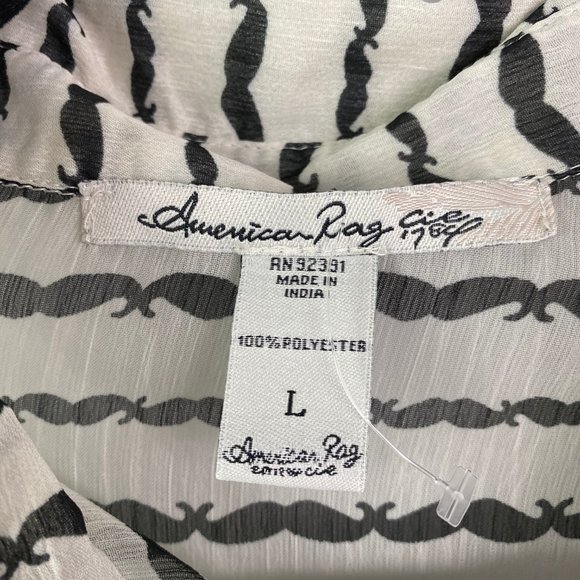 {Free in bundle 💸🎁} American Rag Cie | L. Sheer Mustache Printed Top - Picture 5 of 6